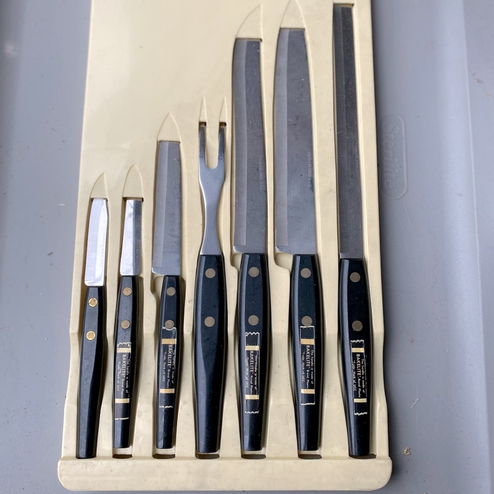 True Bakelite handled vintage knife set circa 40’s